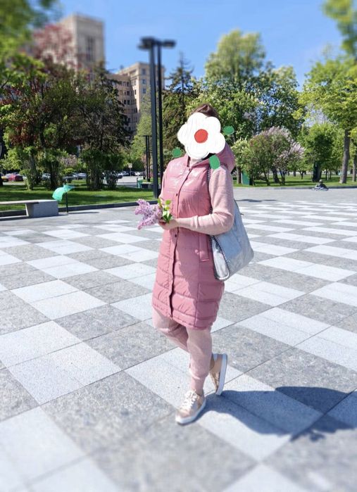 Продам костюм+безрукавка