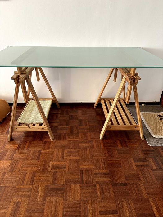 Secretária com Tampo de Vidro