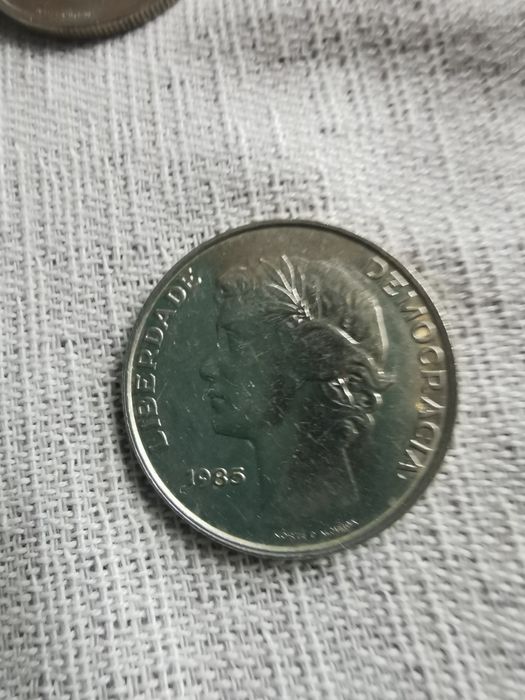 Moeda de 25 escudos- Liberdade Democracia