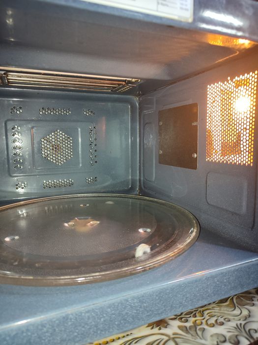 Samsung с конвекцией и грилем CE1031R