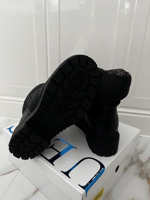 Buty zimowe śniegowce GUESS Leeda 37