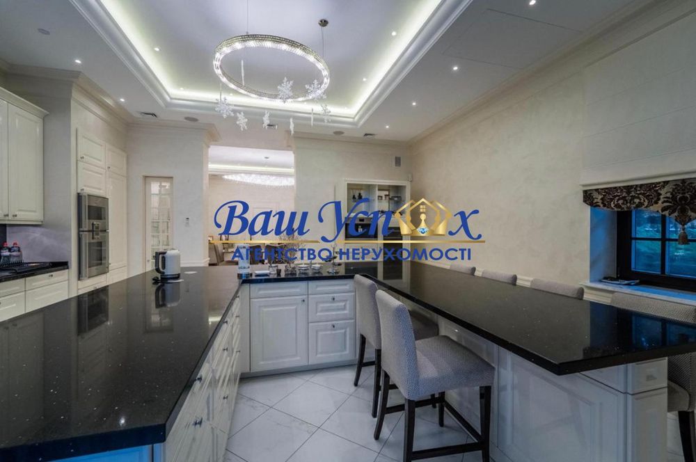 Оренда будинка у мiстечку з выходом на рiчку   . село  Козин