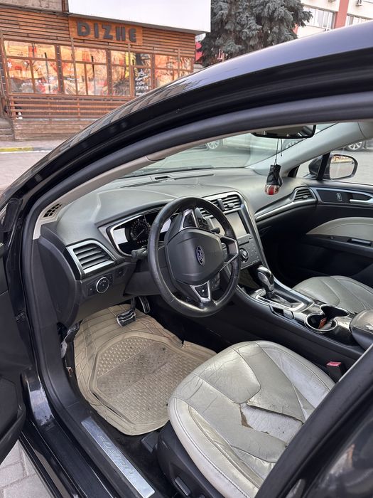 Ford Fusion ……..