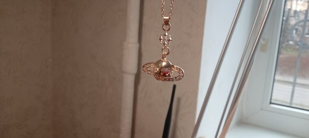 Продам на подарок цепочку с кулоном  52 см (бижутерия)