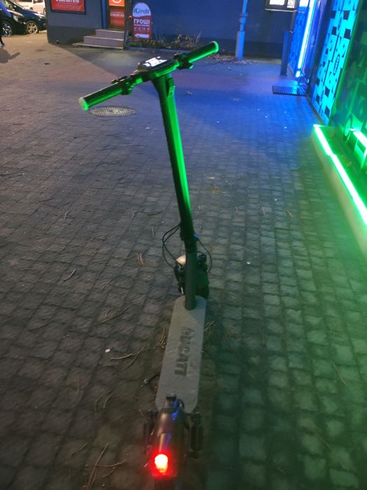 Електричний самокат Ducati