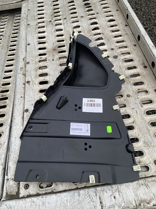 Локер трикутник bmw ix i20 лівий