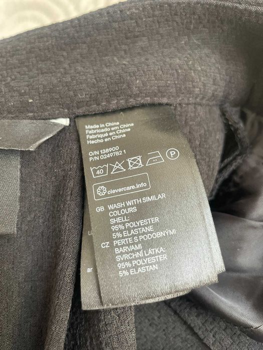 H&M spódnica czarna rozkloszowana midi kieszenie zakładki S 36