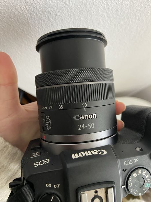 Canon EOS RP com lente 24-50mm