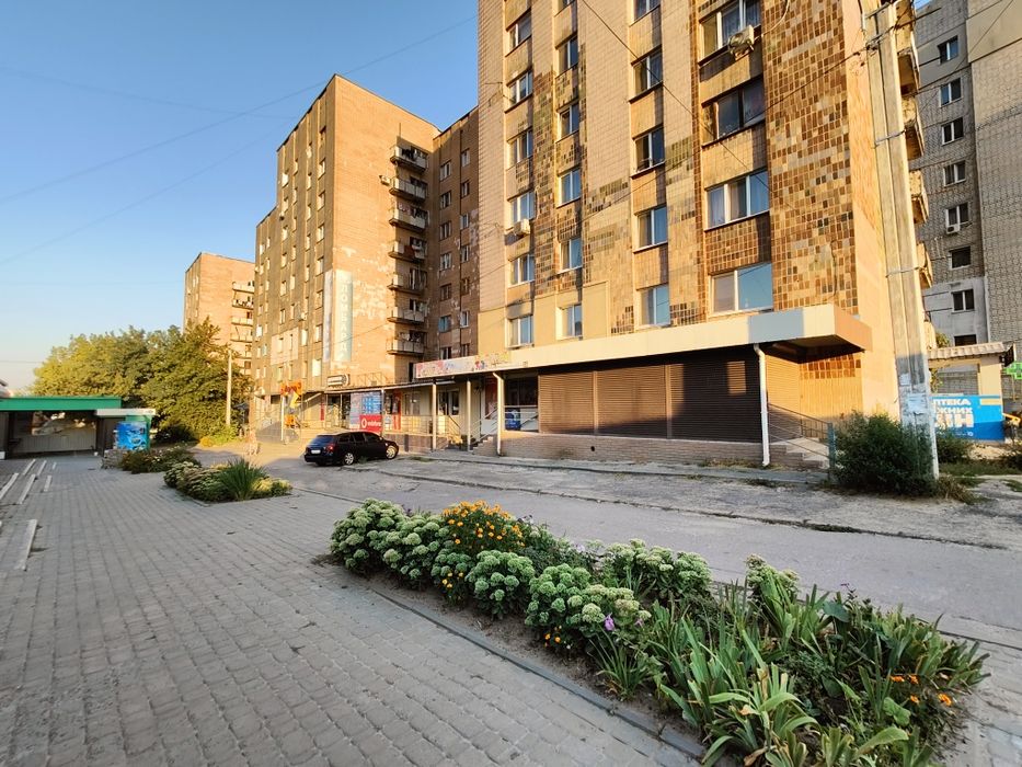Продам гостинка на Залютино. Капремонт.