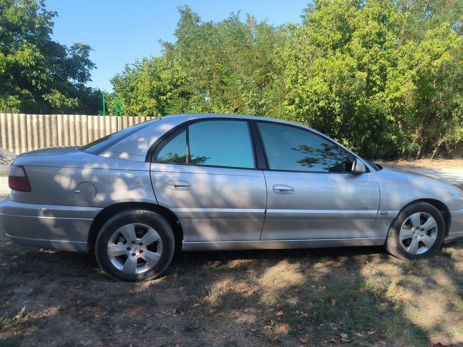 Opel Omega B 2.6