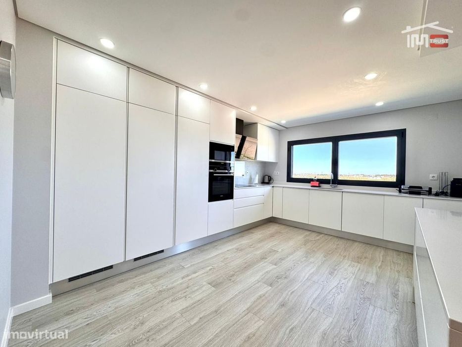 Apartamento T3 Montijo Mobilado  145m², com Garagem, Coz. Equipada ...