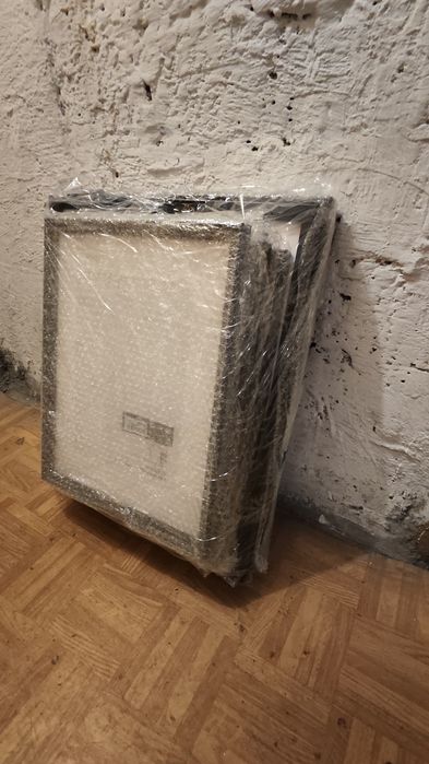 Zestaw ramek IKEA KNOPPANG  z plakatami