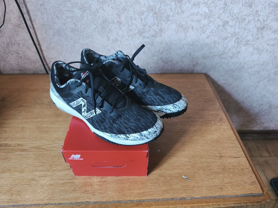 Фирменные кроссовки New Balance 49 размер