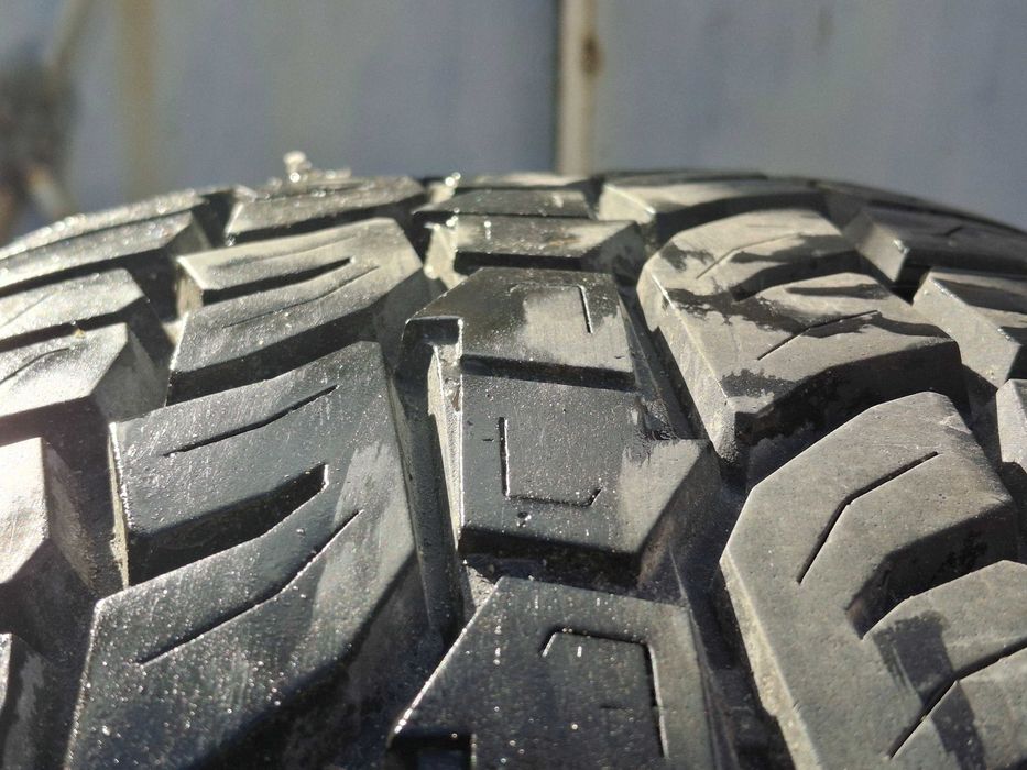 Opona 235/65R17 Apollo