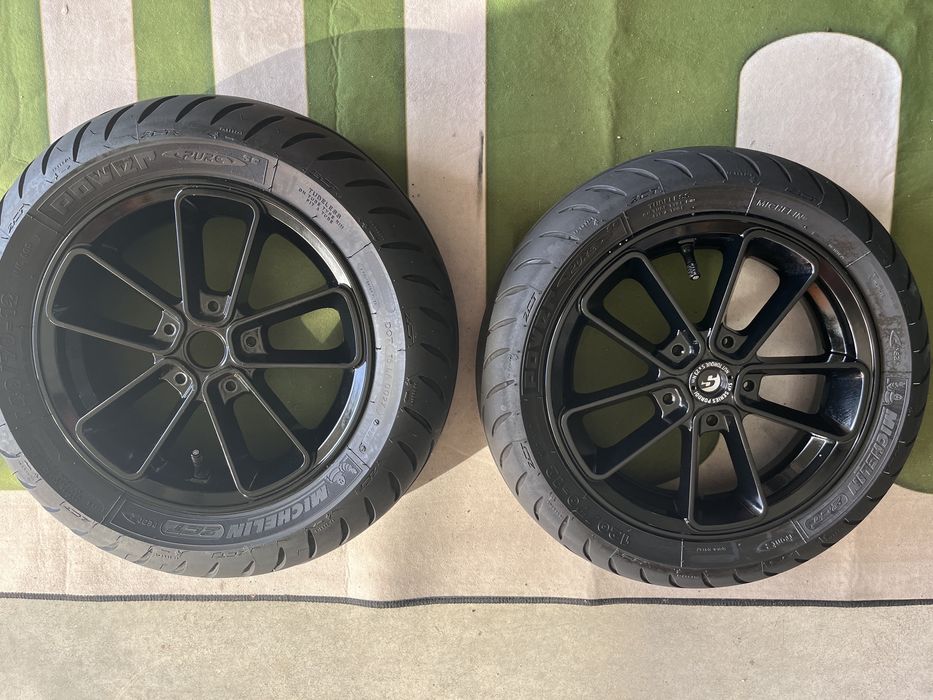 Par de Jantes SIP Series Pordoi 12" Vespa GTS / GTV c/ Pneus Michelin
