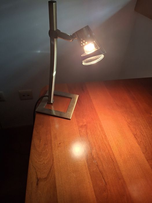 Candeeiro Metal Led. Altura 30 cm