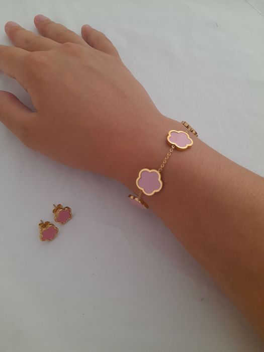 Conjunto brincos e pulseira em aço inoxidável (NOVO)