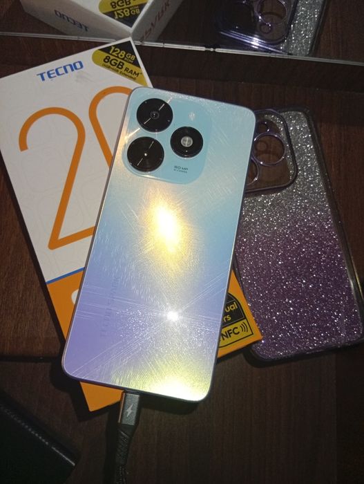 Телефон Tecno spark 20c