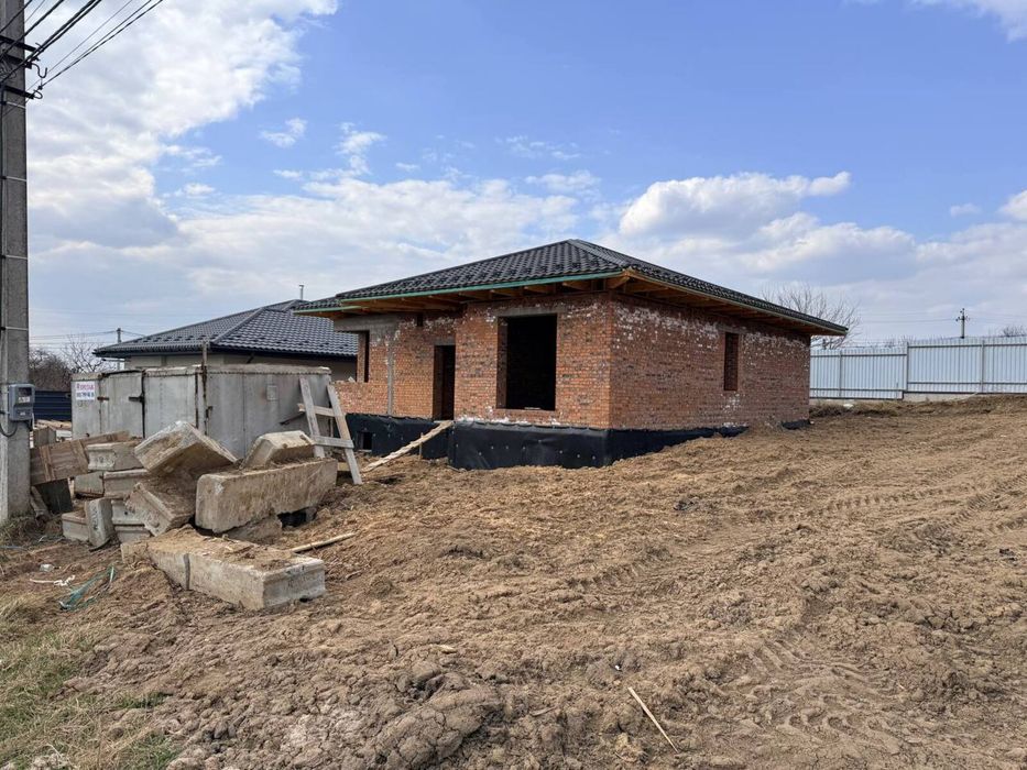Просторий будинок район Лезенево, є цоколь + велика ділянка 43274