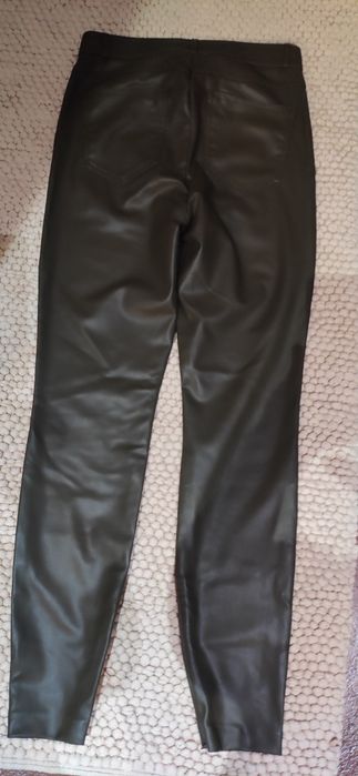 Calças polipele Zara