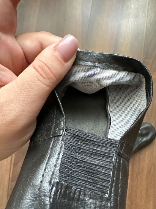 Чешки чорні універсальні