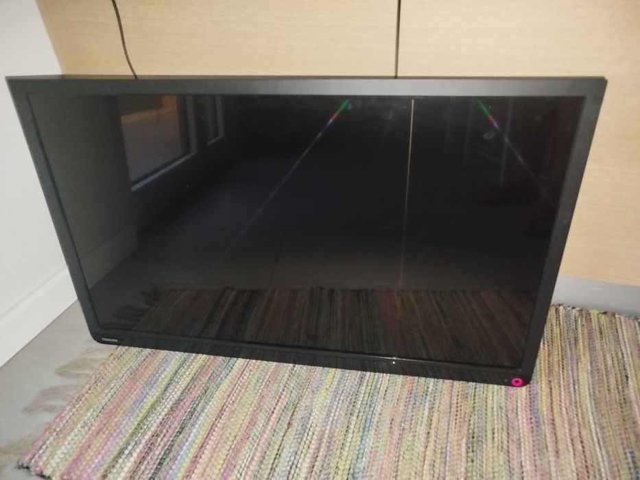 Vendo TV avariada Dá som mas não dá Imagen
