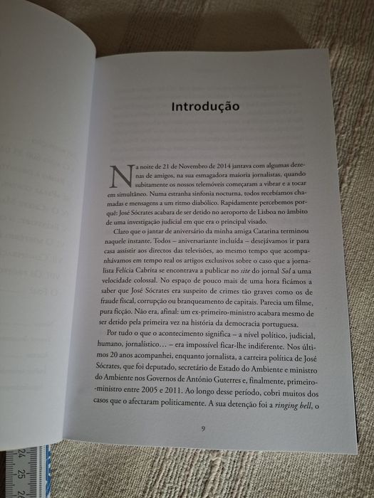 Cercado livro sobre José Sócrates