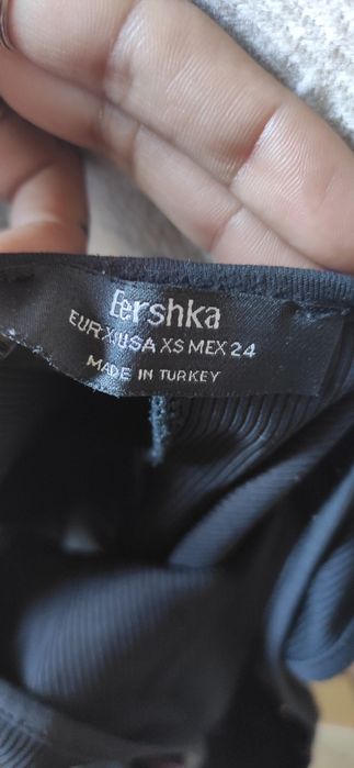 Macacão bershka xs