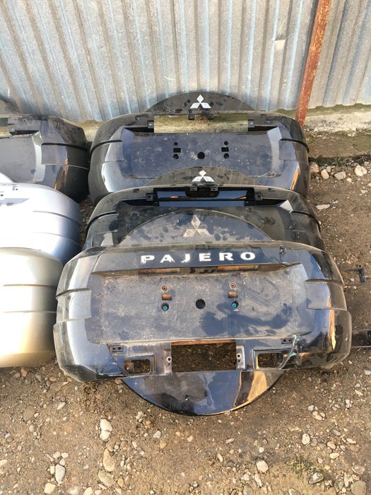 Накладка (кожух)запасного колеса(запаски)Mitsubishi Pajero Wagon