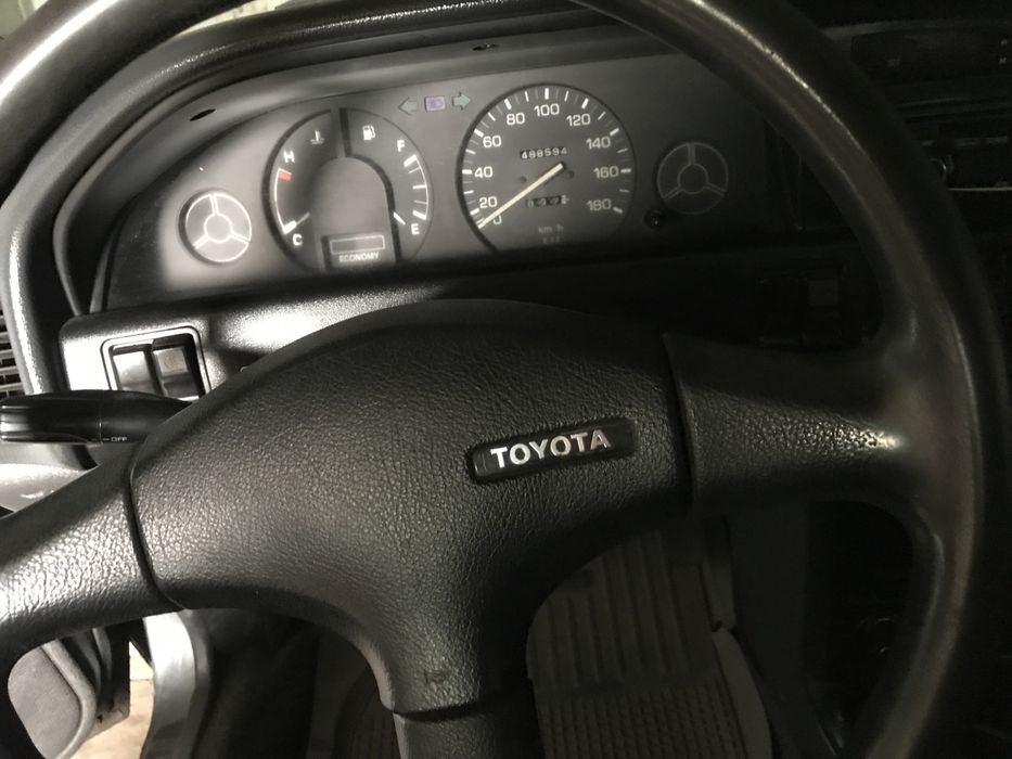 Продам автомобіль TOYOTA Corrola