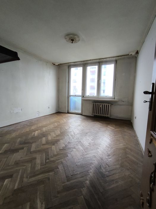 LSM, Konrada Wallenroda, dwa pokoje + oddzielna kuchnia