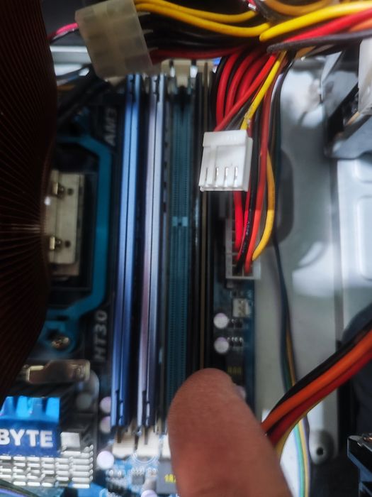 Компьютер на Phenom x4 965 + 750ti + 12Gb ram