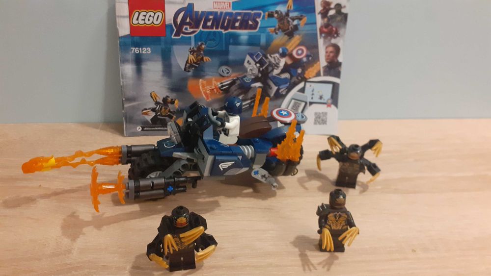 Lego Avengers 76123