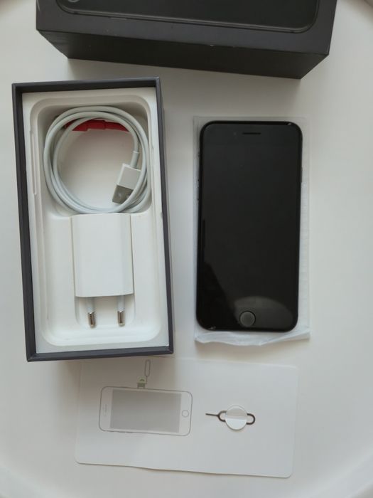 iPhone 8 256 GB – sprawny, 74% baterii