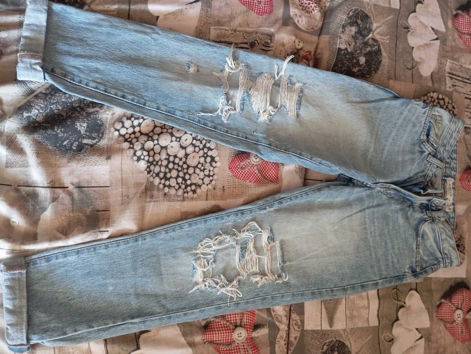 Жіночі джинси у гарному стані