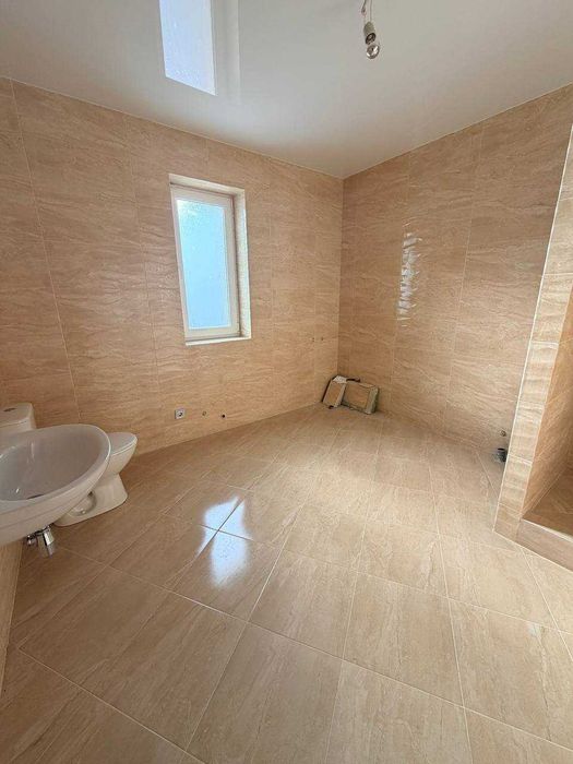 Продаж просторого будинку за супер ціною