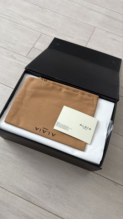 Босоніжки Alaia, в білому кольорі