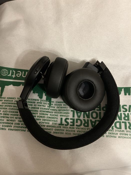 JBL Live 670NC – Para Reparação / Peças