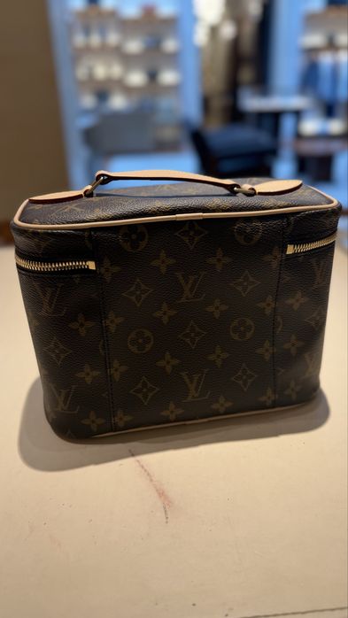 Louis Vuitton Toiletry Pouch 26 нова