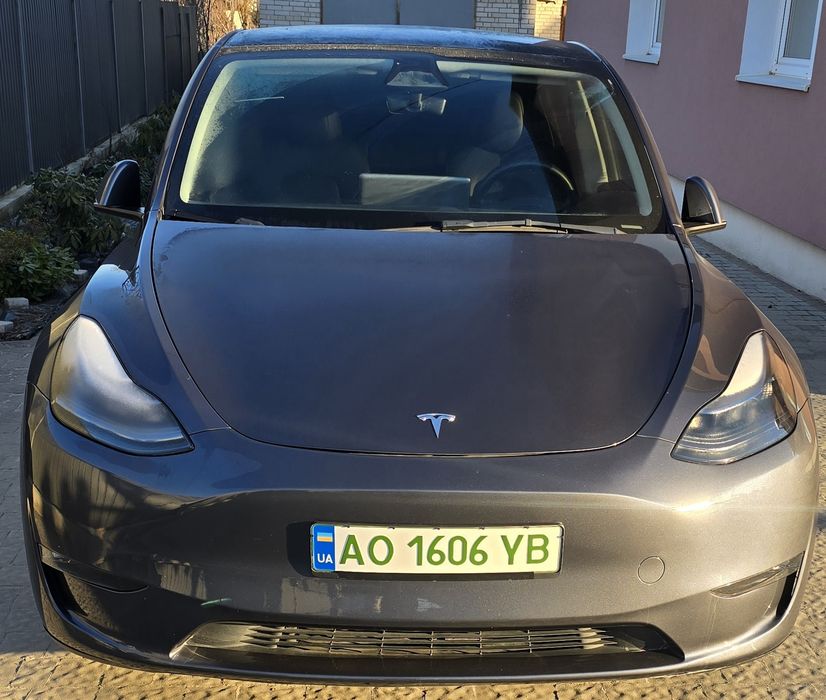 Tesla model Y performance