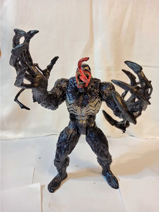 Duża Figurka Venom z materiału PCV, 25x17cm