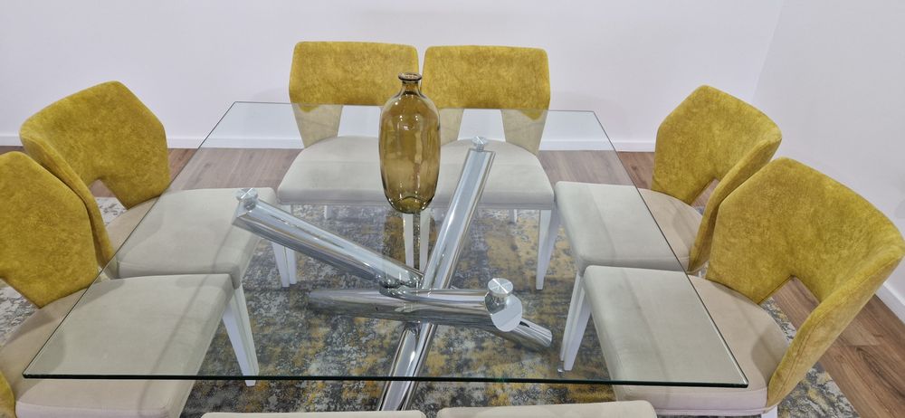 Mesa quadrada em vidro