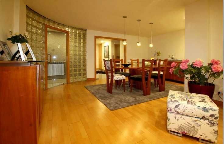 Conjunto sala de refeições como novo