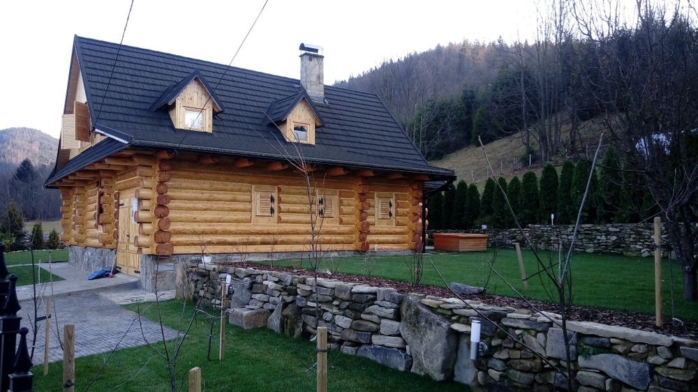 Prace wykończeniowe w drewnie.  Renowacja. Mszenie