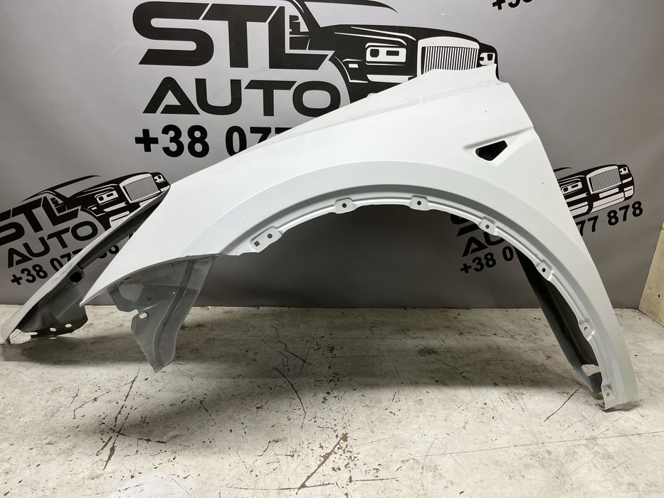 Ліве крило Tesla Model Y