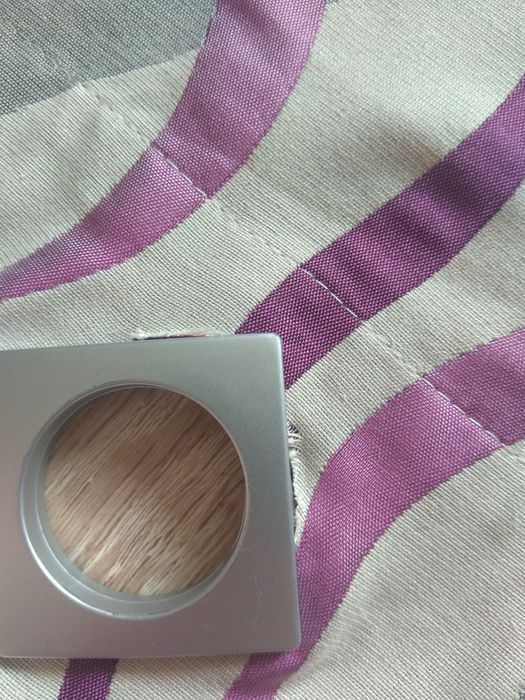 Zaciemniające zasłony na przelotkach