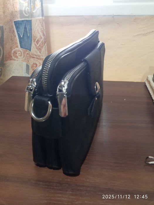 Жіноча сумочка шкірзам.