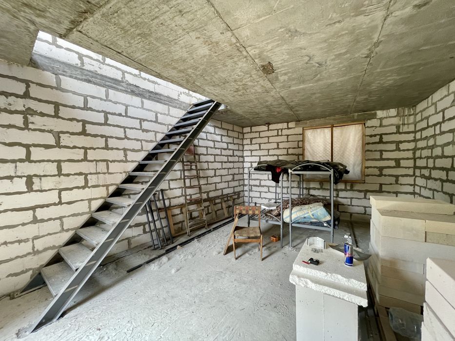 Продам ангар 180 м2. + офис 70 м2., (общая 250 м2.) ул. Белецкого, 38