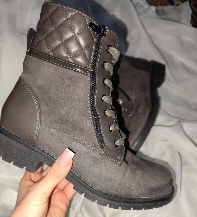 Сапожки/ботінки жіночі 39