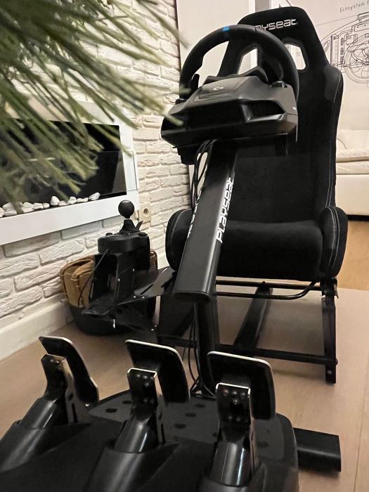 Комплект крісло playseat evolution black + кермо logitech g923